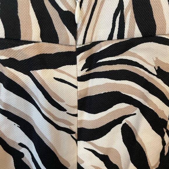 Size 4 Ann Taylor LOFT Zebra Print Pencil Skirt A5 - Picture 3 of 5